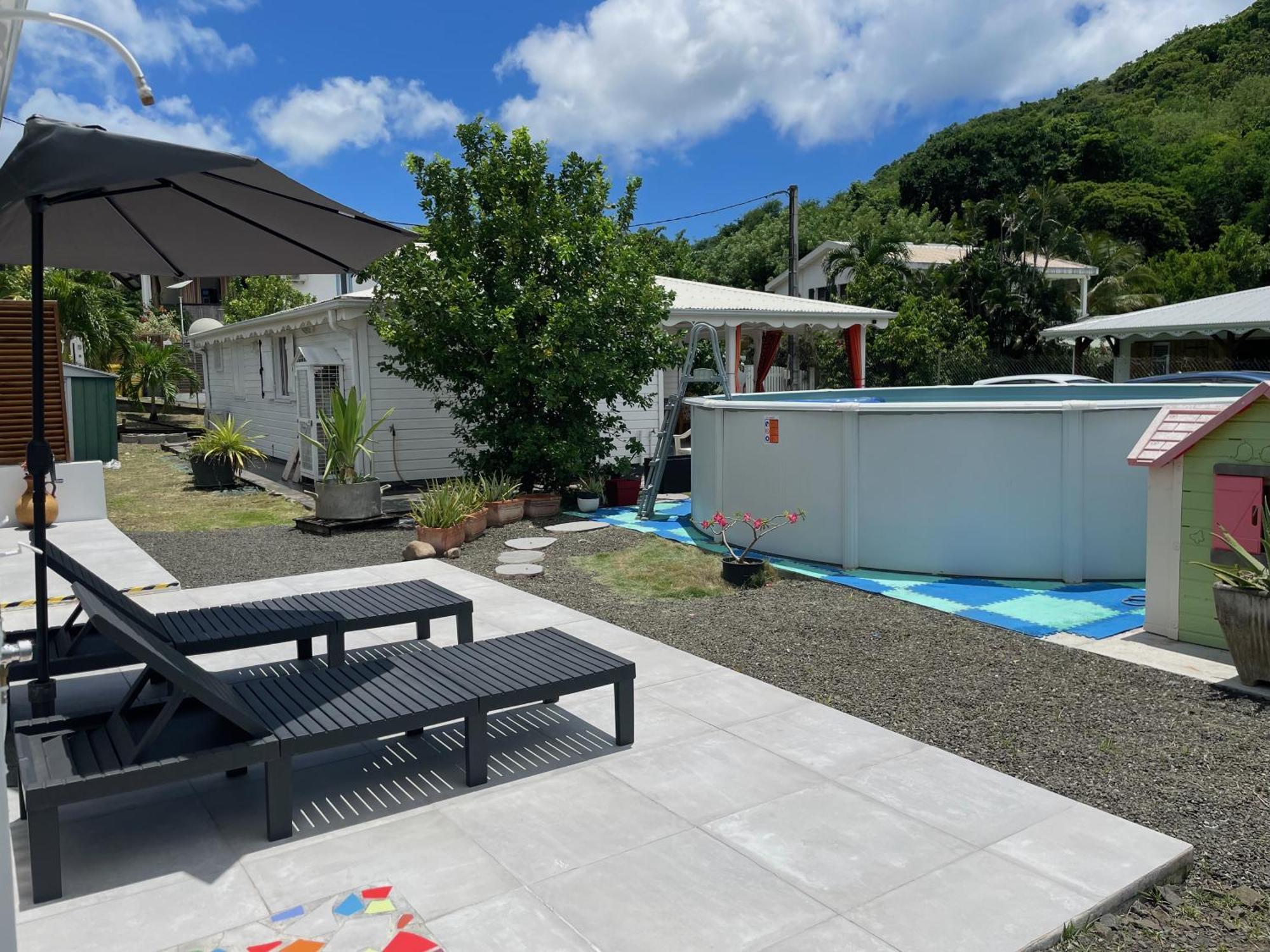 Bungalow "Doussin' Kreyol", Au Calme A 150M De La Plage Grande Anse Екстер'єр фото